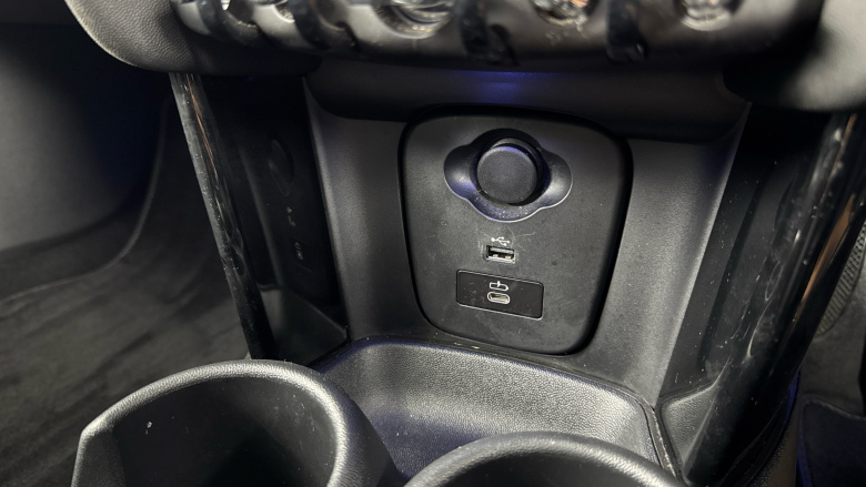 MINI Hatchback 1.5 Cooper Exclusive 5dr Auto Petrol Hatchback